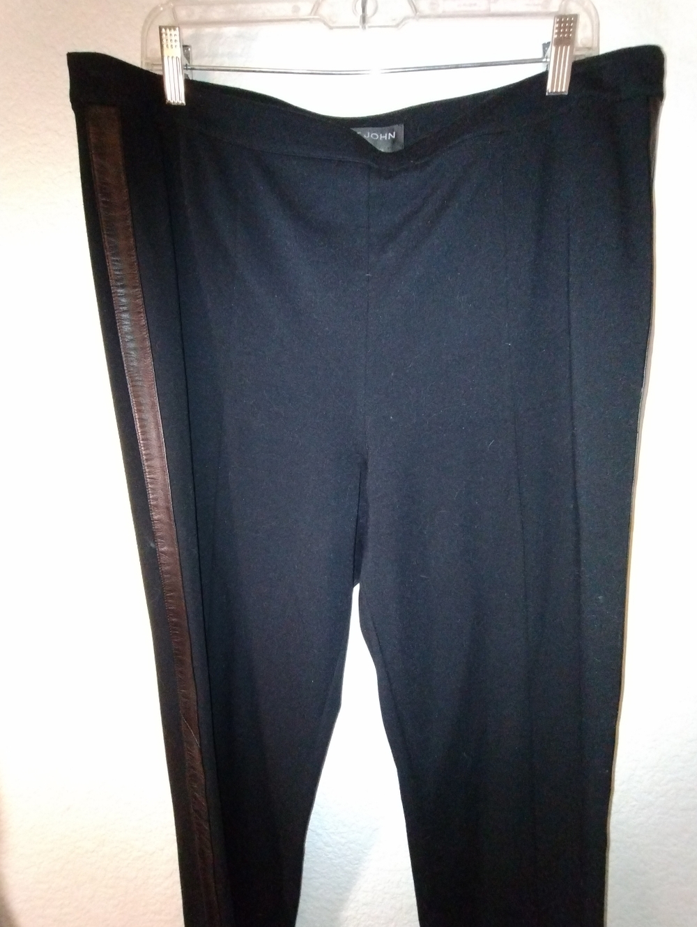 St. John Exclusively for Nordstrom Black Straight Leg Pants Side Stripe sz 16